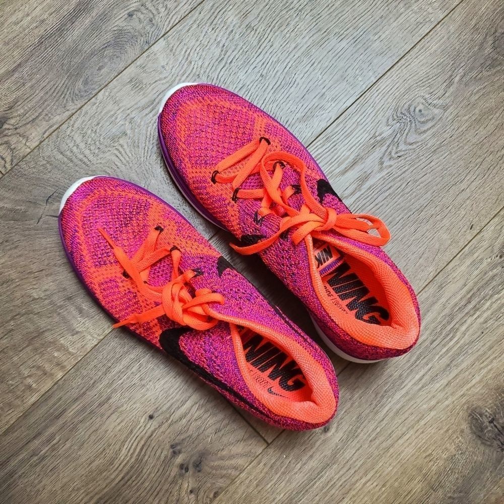 ONE PAIR TWO DIFFERENT SIZES NIKE Womens Flyknit Lunar 3 Running Sneakers shoes